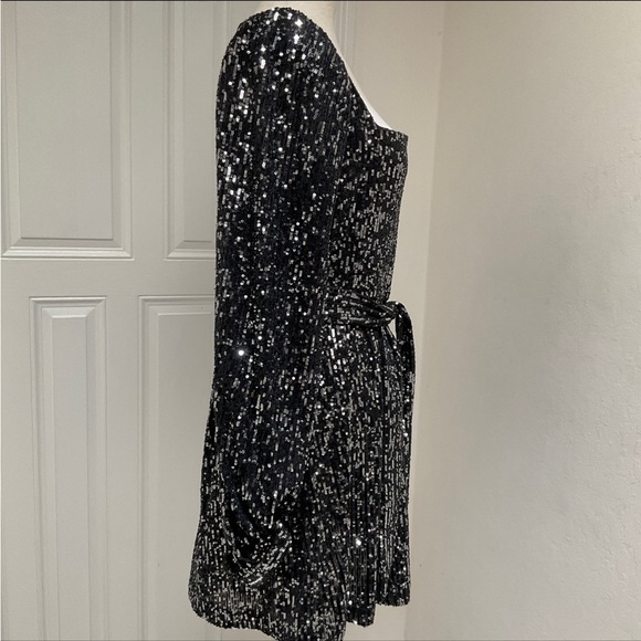 ZARA Black sequined balloon sleeves mini dress - Picture 6 of 9